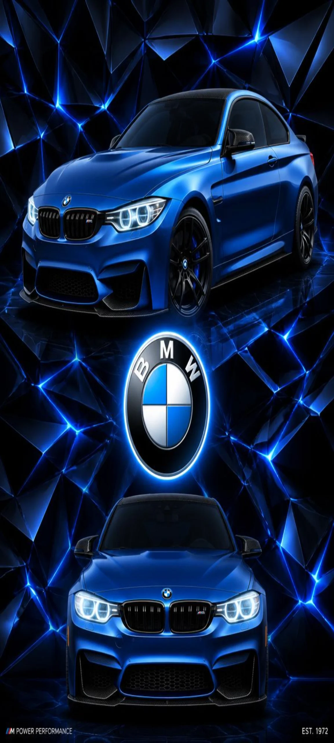 Blauer BMW M4 F82 mit BMW Logo vor futuristischem blauem Polygon-Hintergrund als 4K Smartphone Wallpaper.