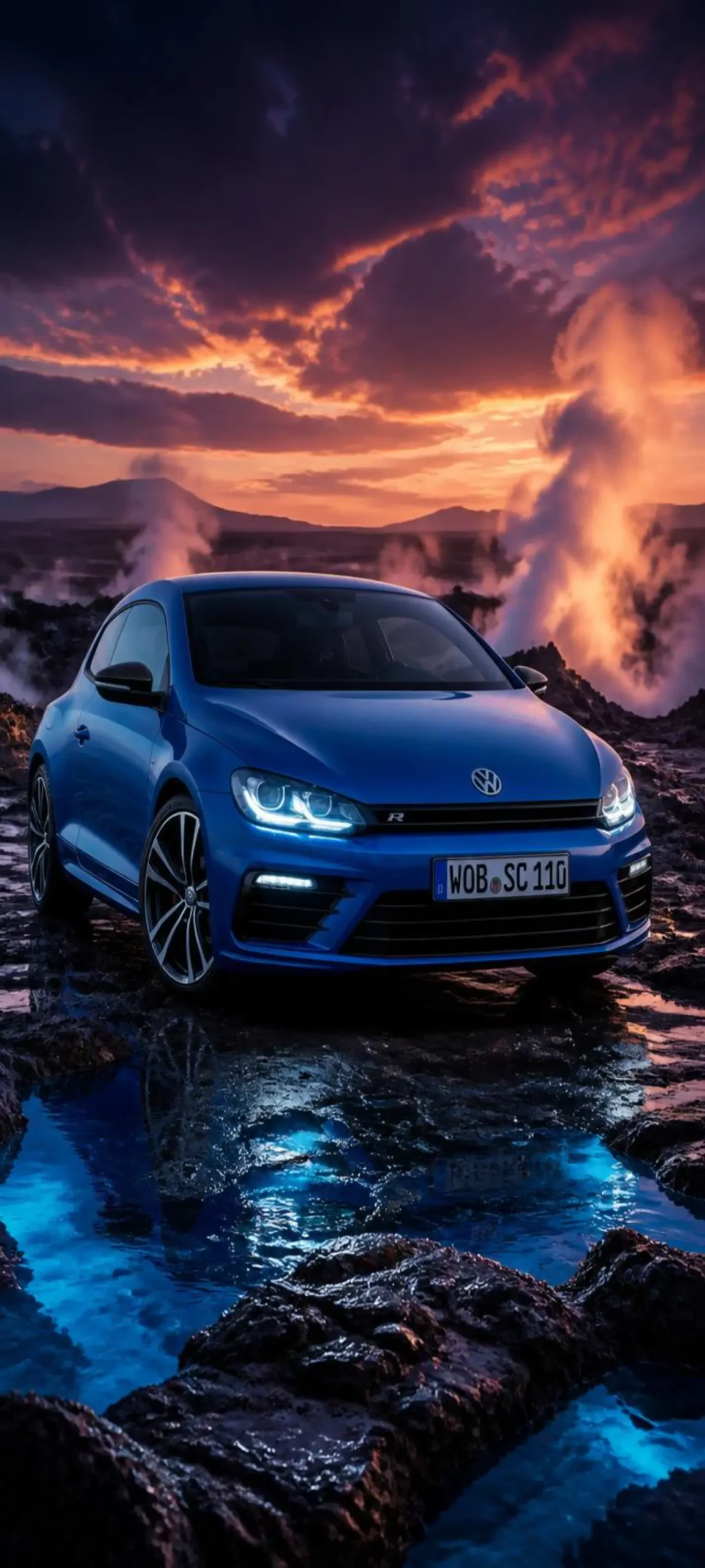Beeindruckendes Volkswagen Scirocco R Wallpaper mit dramatischem Sonnenuntergang, leuchtenden LED-Scheinwerfern und hochwertiger 4K-Auflösung für Smartphones.