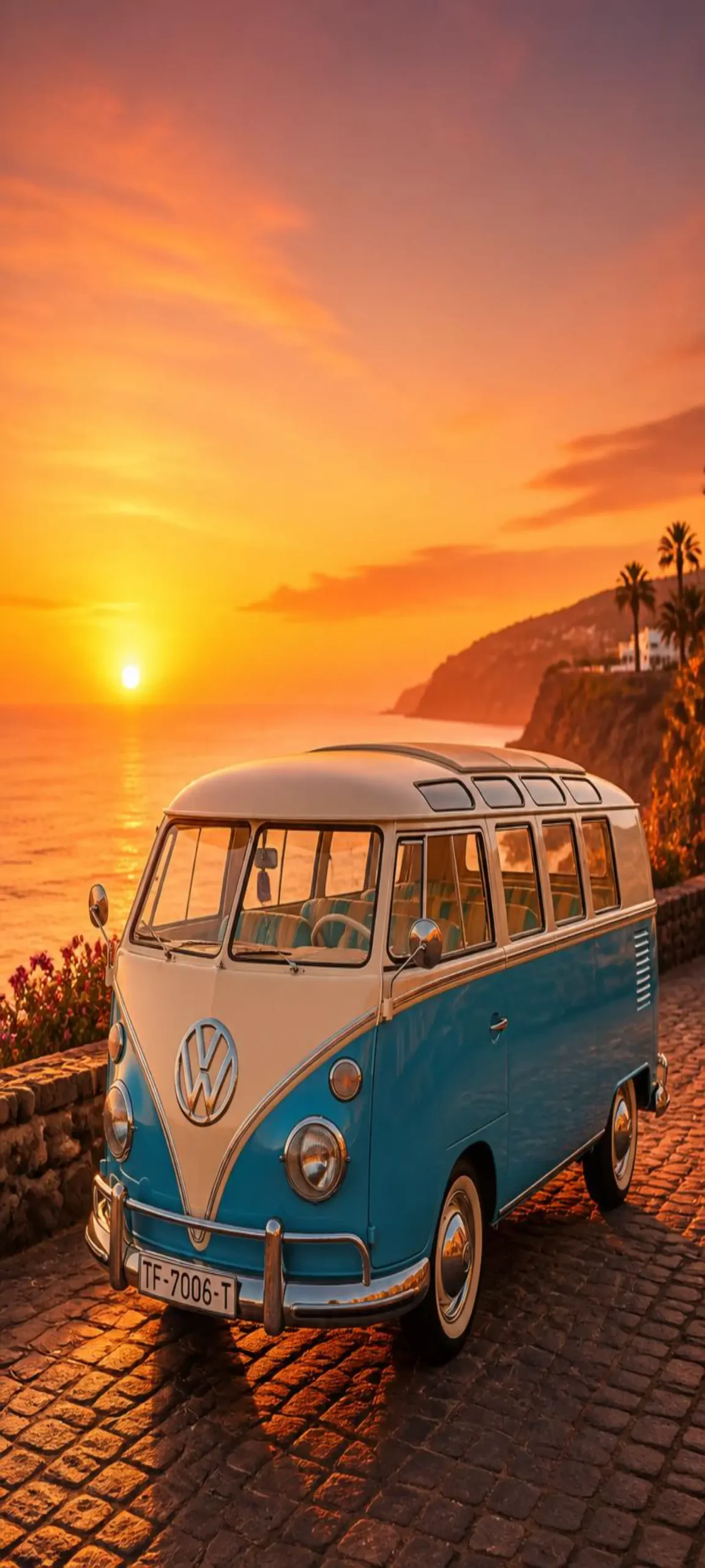 Wunderschönes Volkswagen T1 Bulli Wallpaper mit goldenem Sonnenuntergang, Küstenlandschaft und nostalgischem Retro-Design in gestochen scharfer 4K-Qualität.